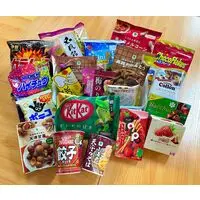 Made-to-order Japanese Snack Box (20 Snacks)